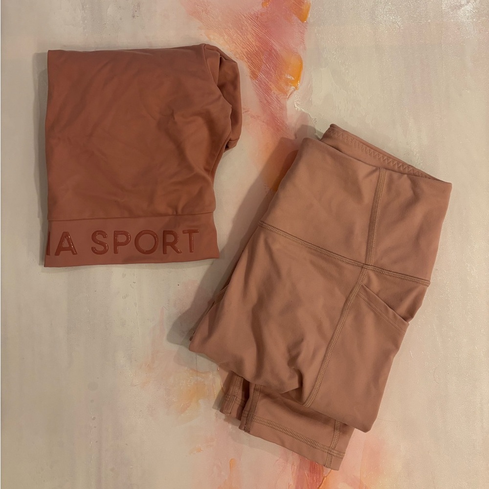 Victoria’s Secret Leggings and Long Sleeve Crop Top Workout Set in Blush Pink